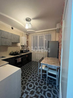 Продам двухкомнатную (2-комн.) квартиру, Кириченко ул, 11, Горячий Ключ г