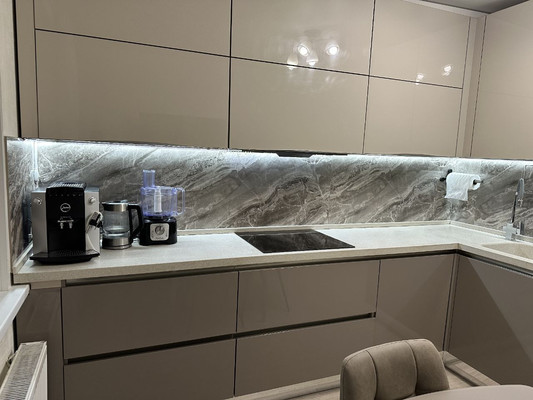 Продам двухкомнатную (2-комн.) квартиру, 3-я Нововатутинская ул, 9, Десеновское п