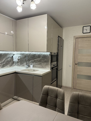 Продам двухкомнатную (2-комн.) квартиру, 3-я Нововатутинская ул, 9, Десеновское п