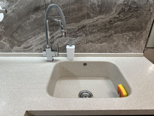 Продам двухкомнатную (2-комн.) квартиру, 3-я Нововатутинская ул, 9, Десеновское п