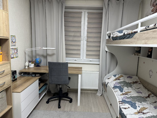 Продам двухкомнатную (2-комн.) квартиру, 3-я Нововатутинская ул, 9, Десеновское п