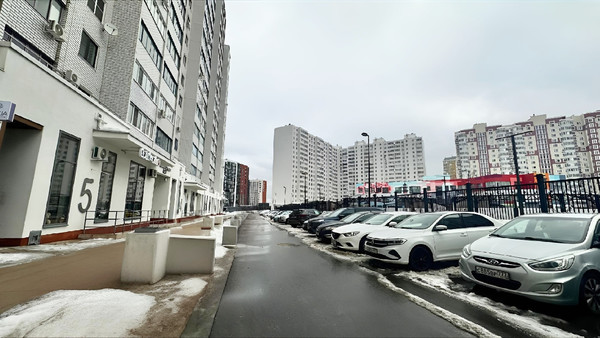 Продам двухкомнатную (2-комн.) квартиру, 3-я Нововатутинская ул, 9, Десеновское п