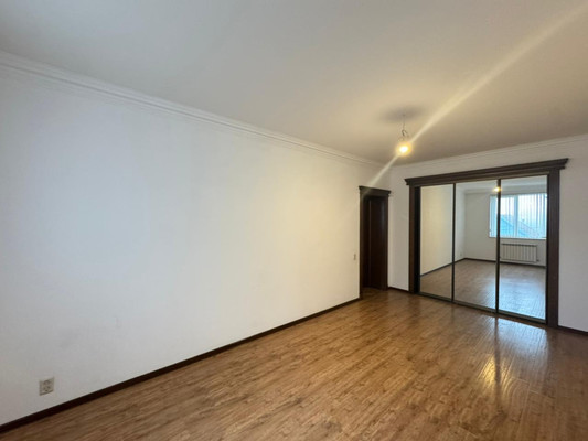 Продам многокомнатную квартиру, Им Калмыкова Р.А. ул, 96, Баксан г