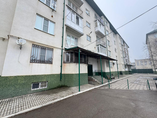 Продам многокомнатную квартиру, Им Калмыкова Р.А. ул, 96, Баксан г