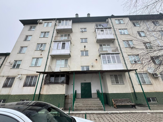 Продам многокомнатную квартиру, Им Калмыкова Р.А. ул, 96, Баксан г