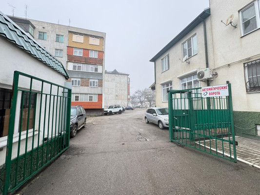 Продам многокомнатную квартиру, Им Калмыкова Р.А. ул, 96, Баксан г