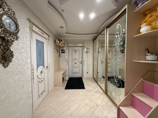 Продам трехкомнатную (3-комн.) квартиру, Академика Лаврентьева ул, 11, Казань г