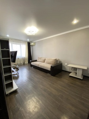 Сдам двухкомнатную (2-комн.) квартиру, 30 лет Победы ул, 27, Армавир г