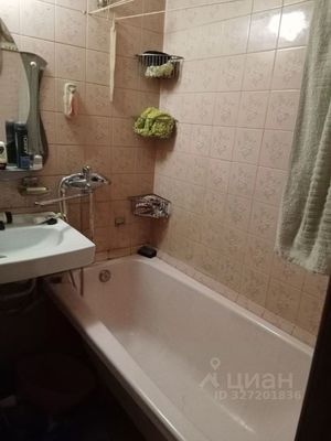 Продам трехкомнатную (3-комн.) квартиру, Староватутинский проезд, 11, Москва г