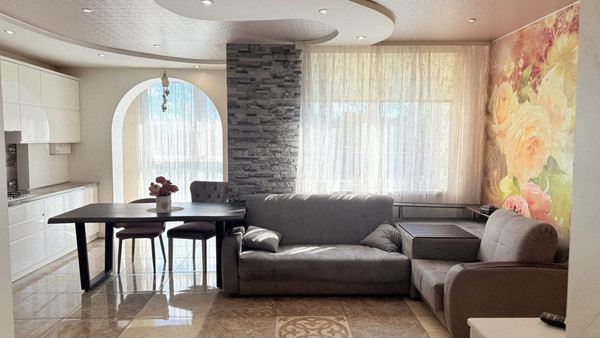 Продам трехкомнатную (3-комн.) квартиру, Аллея смелых ул, 188А, Калининград г