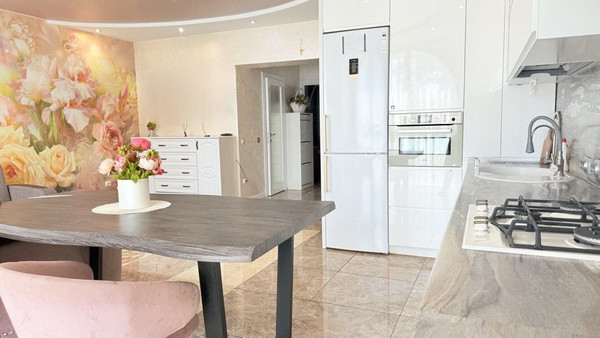 Продам трехкомнатную (3-комн.) квартиру, Аллея смелых ул, 188А, Калининград г