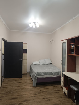 Продам однокомнатную (1-комн.) квартиру, Лизы Чайкиной ул, 13, Симферополь г