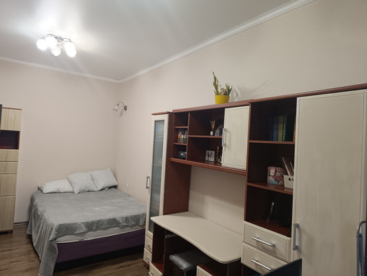 Продам однокомнатную (1-комн.) квартиру, Лизы Чайкиной ул, 13, Симферополь г