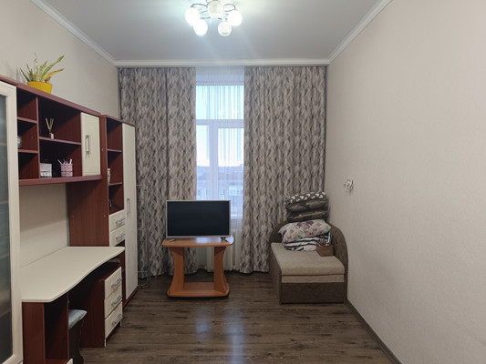 Продам однокомнатную (1-комн.) квартиру, Лизы Чайкиной ул, 13, Симферополь г