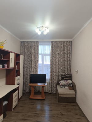 Продам однокомнатную (1-комн.) квартиру, Лизы Чайкиной ул, 13, Симферополь г