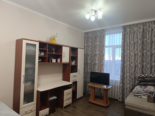 Продам однокомнатную (1-комн.) квартиру, Лизы Чайкиной ул, 13, Симферополь г