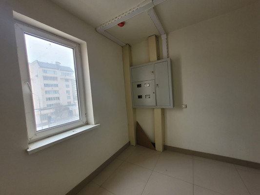 Продам трехкомнатную (3-комн.) квартиру, Московская ул, 12, Нальчик г