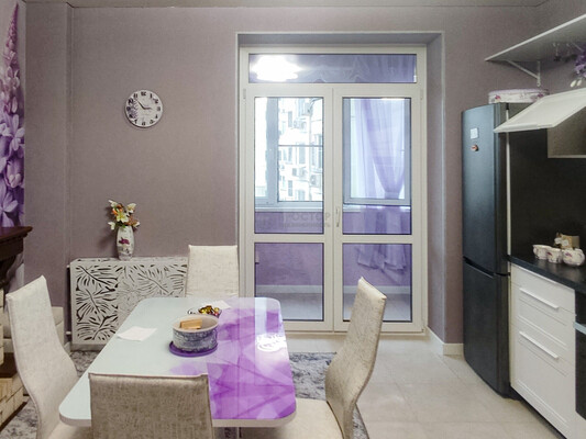 Продам трехкомнатную (3-комн.) квартиру, Подмосковный б-р, 8, Красногорск г