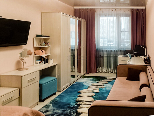 Продам трехкомнатную (3-комн.) квартиру, Подмосковный б-р, 8, Красногорск г