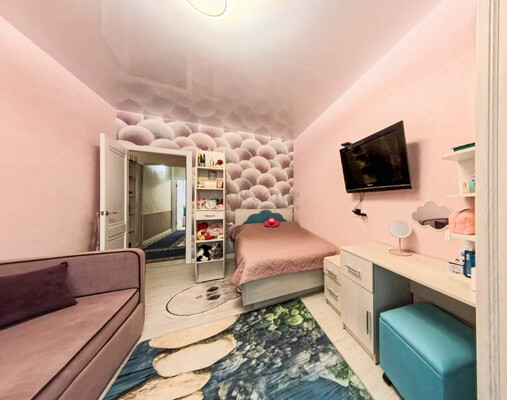 Продам трехкомнатную (3-комн.) квартиру, Подмосковный б-р, 8, Красногорск г