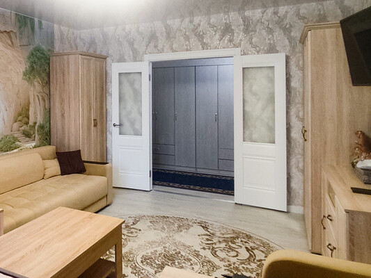 Продам трехкомнатную (3-комн.) квартиру, Подмосковный б-р, 8, Красногорск г