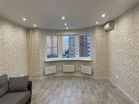 Продам однокомнатную (1-комн.) квартиру, Красногорский б-р, 11, Красногорск г