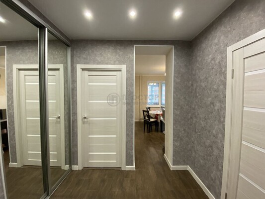 Продам однокомнатную (1-комн.) квартиру, Красногорский б-р, 11, Красногорск г