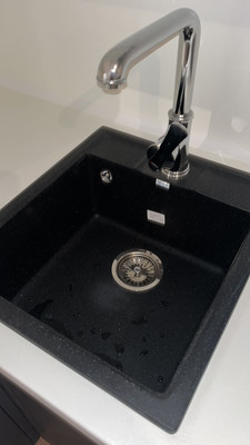 Продам трехкомнатную (3-комн.) квартиру, Пригородное (Пригород Лесное мкр.) ш, 12, Мисайлово д