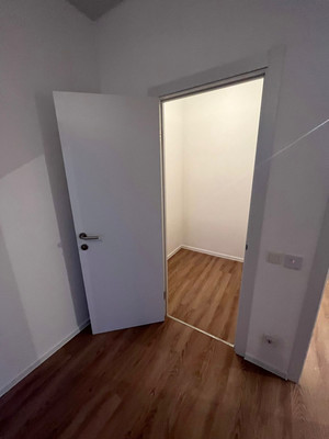 Продам трехкомнатную (3-комн.) квартиру, Пригородное (Пригород Лесное мкр.) ш, 12, Мисайлово д