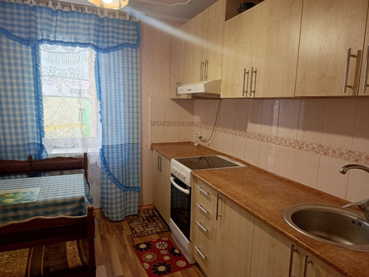 Сдам двухкомнатную (2-комн.) квартиру, Маршала Жукова ул, 13, Симферополь г