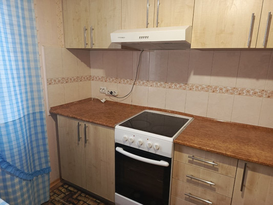 Сдам двухкомнатную (2-комн.) квартиру, Маршала Жукова ул, 13, Симферополь г