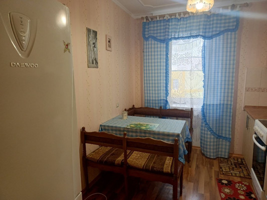 Сдам двухкомнатную (2-комн.) квартиру, Маршала Жукова ул, 13, Симферополь г