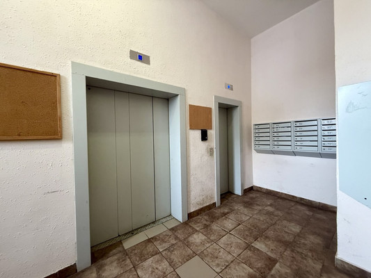 Продам однокомнатную (1-комн.) квартиру, Вяземская ул, 8, Москва г