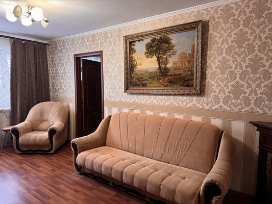 Продам трехкомнатную (3-комн.) квартиру, Фабричная ул, 4, Калининец рп