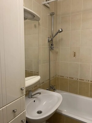 Продам двухкомнатную (2-комн.) квартиру, Гагарина пр-кт, 23, Люберцы г