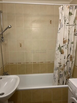 Продам двухкомнатную (2-комн.) квартиру, Гагарина пр-кт, 23, Люберцы г