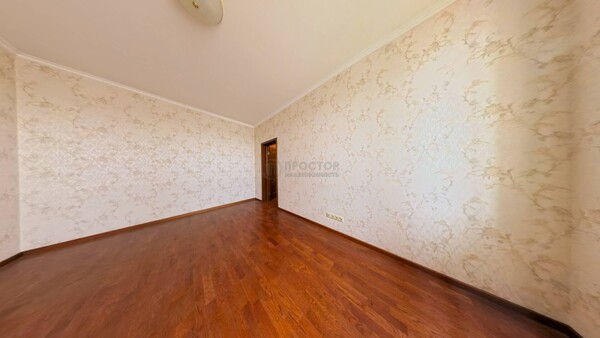 Продам двухкомнатную (2-комн.) квартиру, Ленинский пр-кт, 131, Москва г