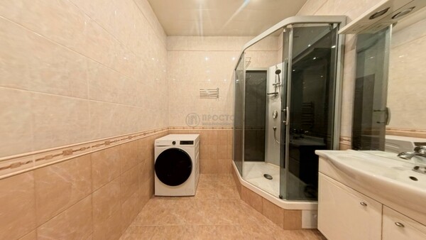 Продам двухкомнатную (2-комн.) квартиру, Ленинский пр-кт, 131, Москва г