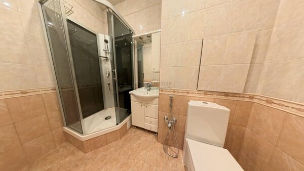 Продам двухкомнатную (2-комн.) квартиру, Ленинский пр-кт, 131, Москва г