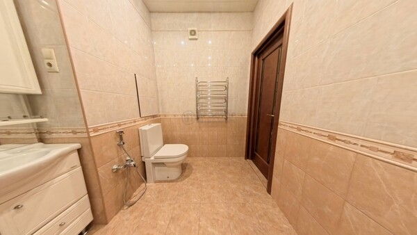 Продам двухкомнатную (2-комн.) квартиру, Ленинский пр-кт, 131, Москва г