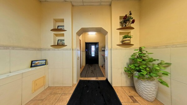 Продам двухкомнатную (2-комн.) квартиру, Ленинский пр-кт, 131, Москва г