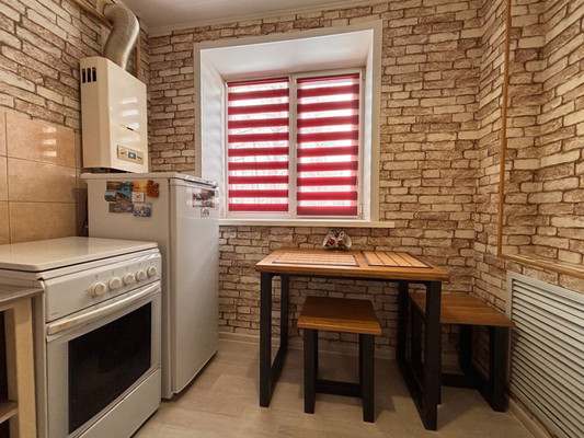 Продам двухкомнатную (2-комн.) квартиру, академика Королева ул, 10, Брянск г