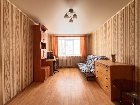 Продам двухкомнатную (2-комн.) квартиру, академика Королева ул, 10, Брянск г