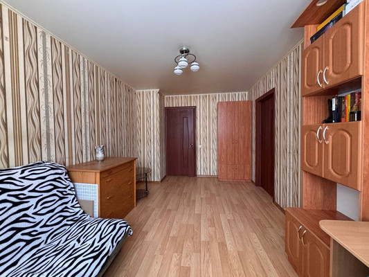 Продам двухкомнатную (2-комн.) квартиру, академика Королева ул, 10, Брянск г