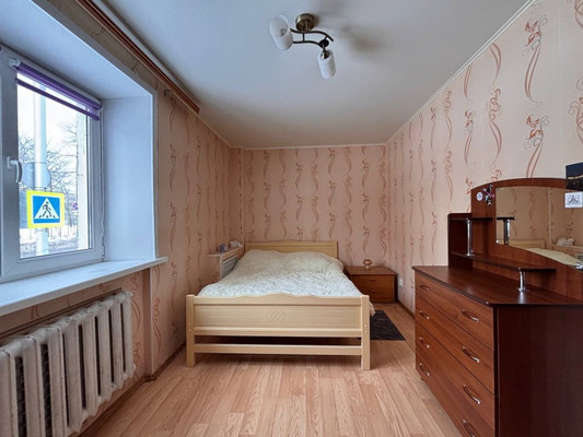 Продам двухкомнатную (2-комн.) квартиру, академика Королева ул, 10, Брянск г