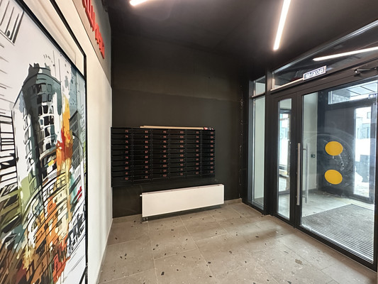 Продам трехкомнатную (3-комн.) квартиру, Братьев Гранат ул, 6, Сосенское п