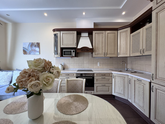 Продам двухкомнатную (2-комн.) квартиру, Нахимова ул, 15, Санкт-Петербург г