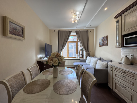 Продам двухкомнатную (2-комн.) квартиру, Нахимова ул, 15, Санкт-Петербург г