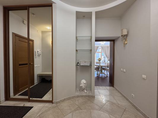 Продам двухкомнатную (2-комн.) квартиру, Нахимова ул, 15, Санкт-Петербург г