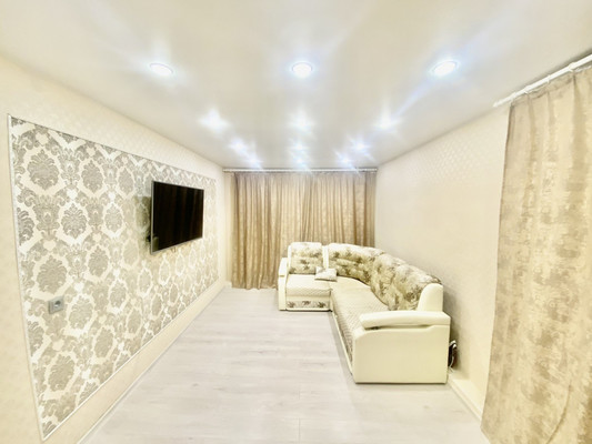 Продам двухкомнатную (2-комн.) квартиру, Заречная ул, 7, Ханты-Мансийск г